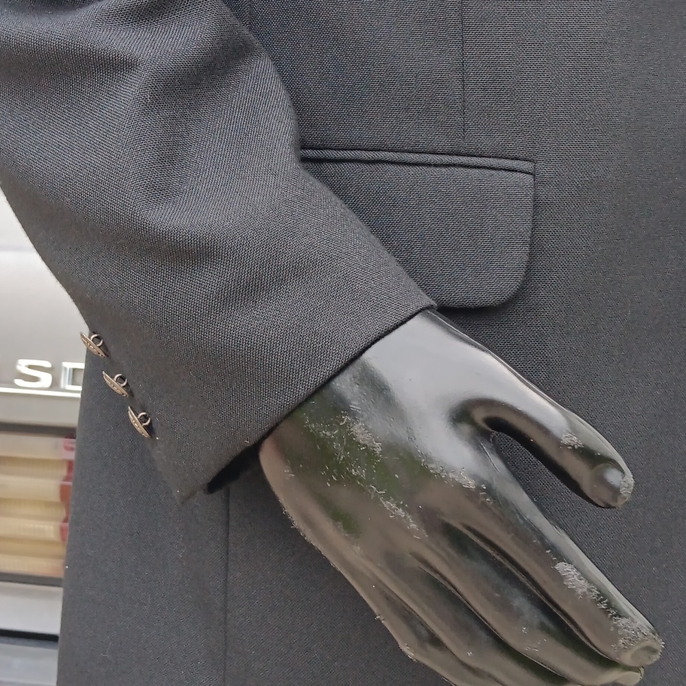 Stanley Blacker Men's (2) Button  Luxury Blazer with Metallic Style Buttons - Picture 8 of 16